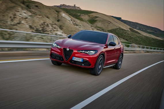 NOVÁ ALFA ROMEO STELVIO